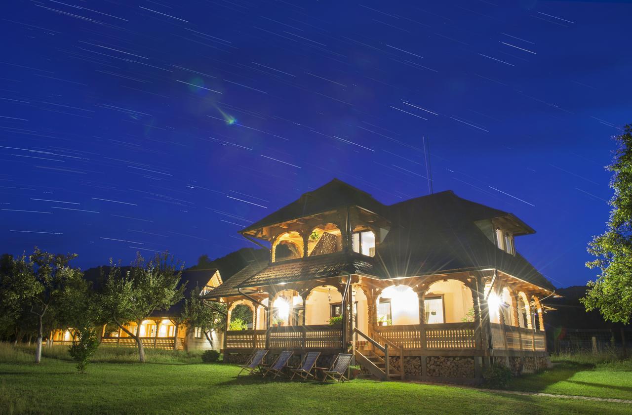 Magnolia Resort Chalets Vişeu de Sus Exteriér fotografie
